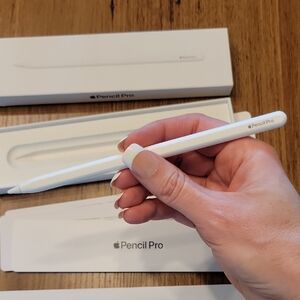 Apple Pencil Pro Pairs W iPad Pro M4, iPad Air M2, M3, iPad Mini A17 Pro